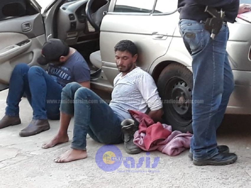 Detienen a asistente fiscal por carga de marihuana