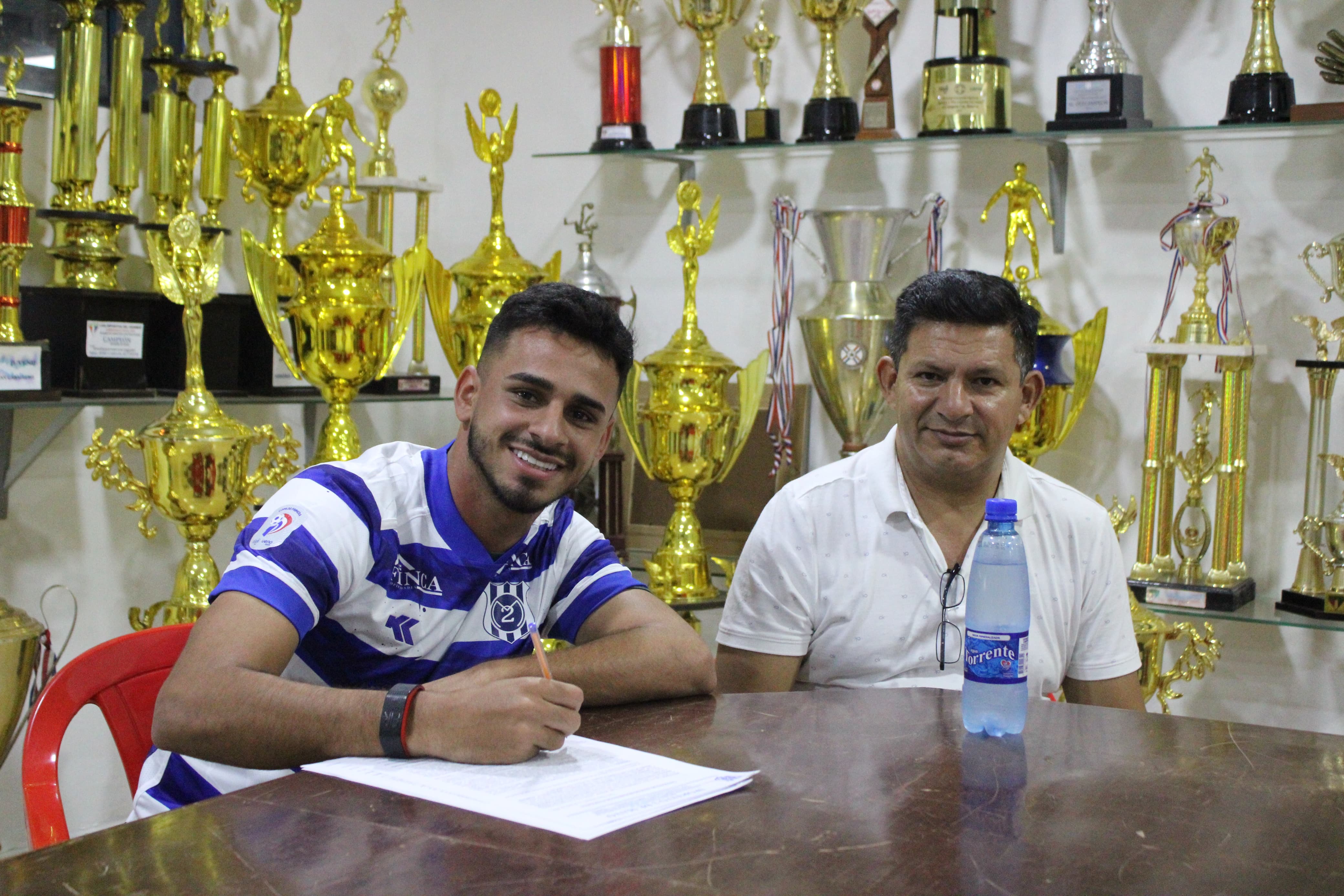 El 2 de Mayo asegura a un 9 para reforzar su ataque