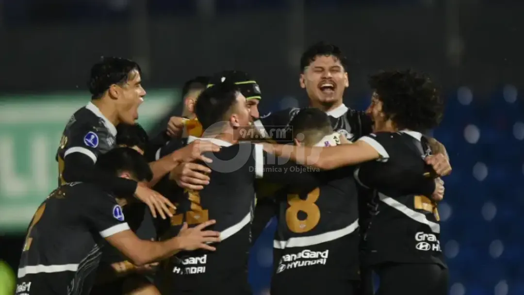 Libertad avanza a los cuartos de final