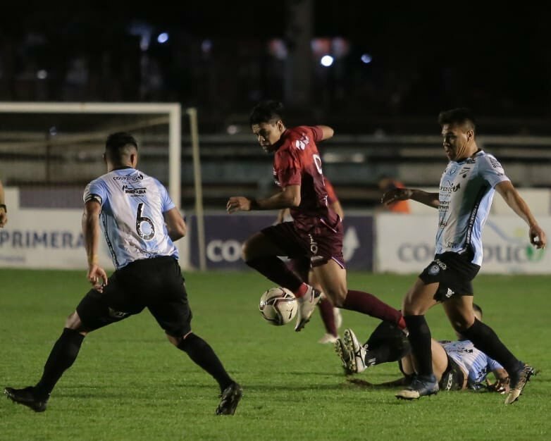 Guaireña y Nacional chocan en Villarrica por puntos importantes