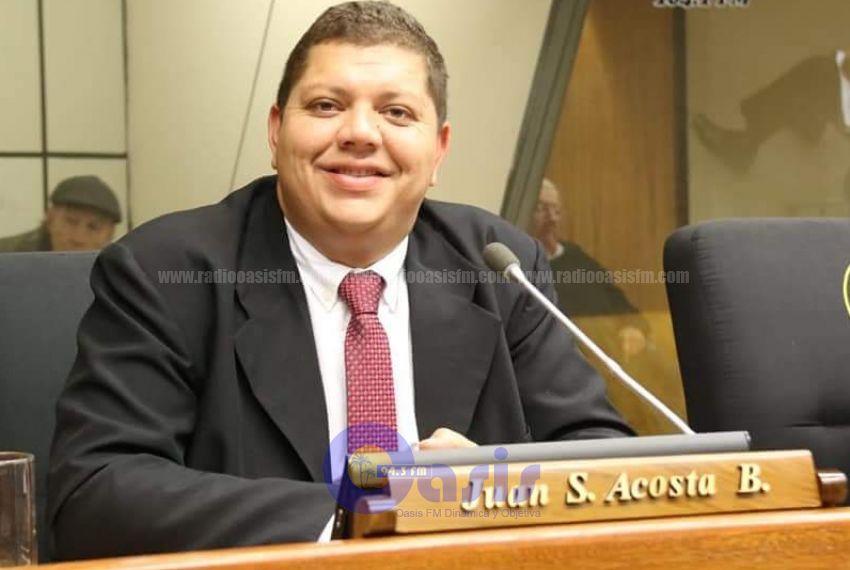 Diputado Juancho Acosta conjuntamente con su banca pidió renuncia a Ibáñez