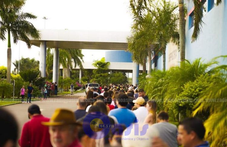 Miles de compradores siguen copando comercios de Pedro Juan Caballero