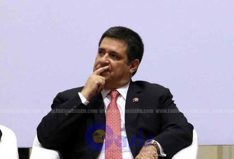 Cartes pide ser investigado en Paraguay, pero alega tener doble fuero