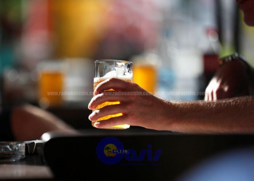 Obligaba a su hijo de 11 años a beber alcohol y lo torturaba