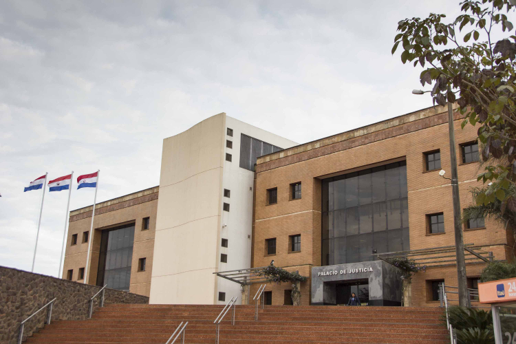 Invasión de inmueble: dictan condena para 16 personas