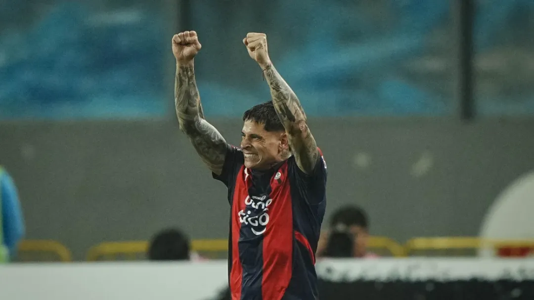 Gran victoria de Cerro que acaricia los octavos