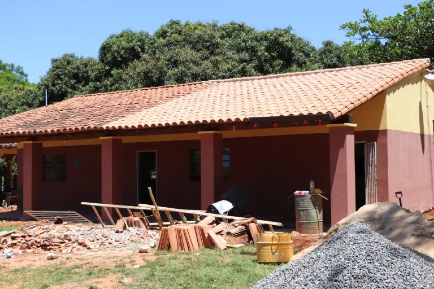 Más de 7.000 escuelas fueron mejoradas este año y para el 2026 el desafío es eliminar letrinas