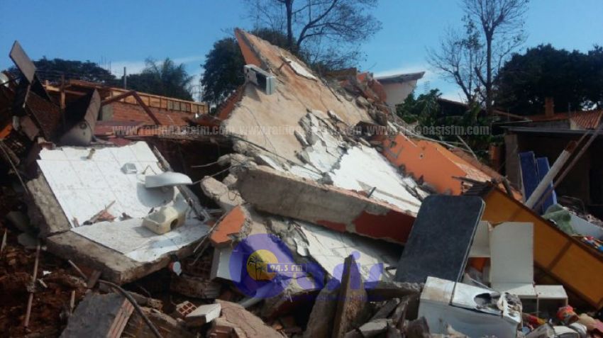 Edificio de viviendas se derrumba en Ciudad del Este