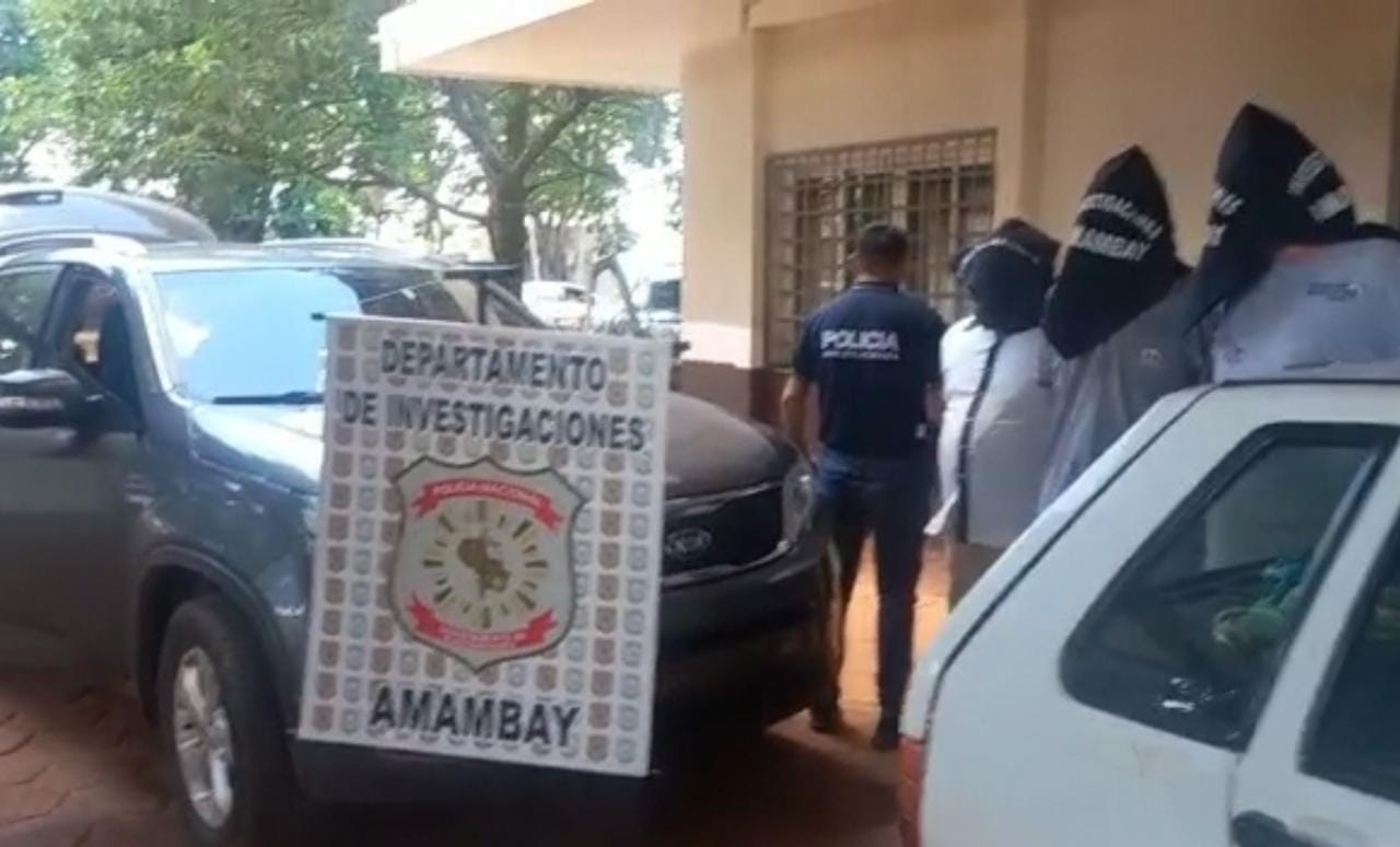 Agentes de Investigaciones detienen infraganti a tres sujetos 