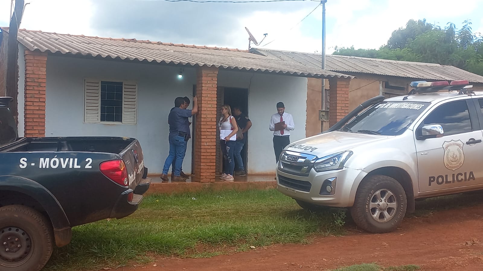 Comitiva fiscal policial procede a allanar varias viviendas en Pedro Juan Caballero