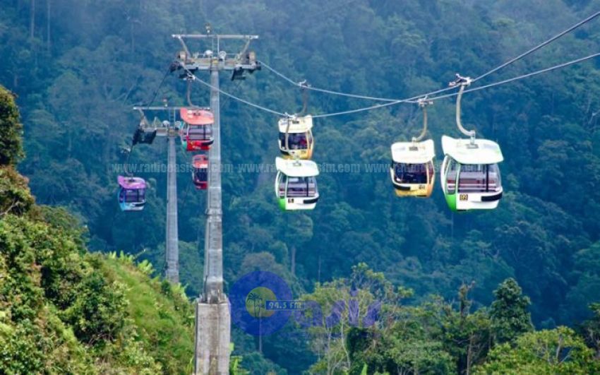 Canciller recibió proyecto para construir teleféricos como solución al transporte urbano