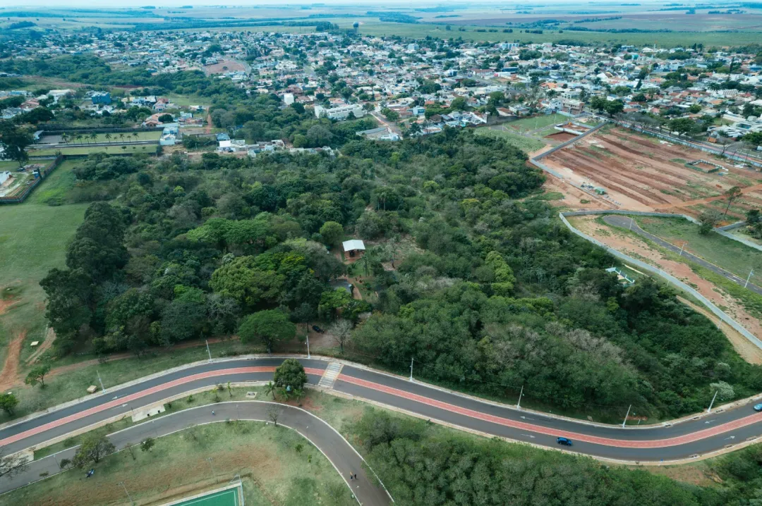 Empleado municipal salva a mujer de un supuesto intento de abuso en el Horto Florestal, en Ponta Porá