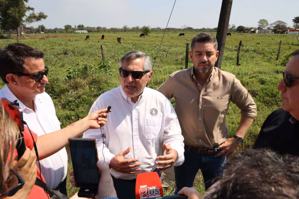Paraguay contará con un colegio emblemático por departamento, anuncia Pedro Alliana