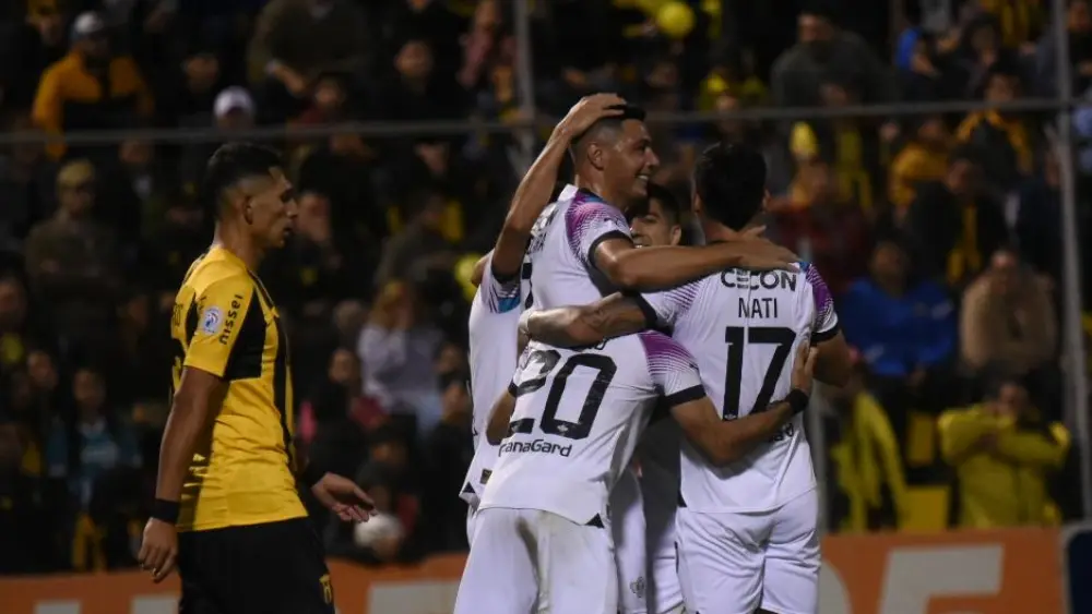 Libertad golea en Dos Bocas