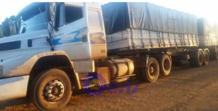 Motorista troca pneus de veículo no Paraguai e tem carreta apreendida