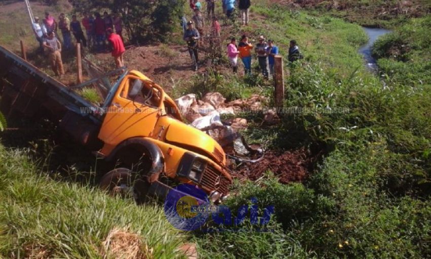 Hombre falleció tras vuelco de camión en Canindeyú