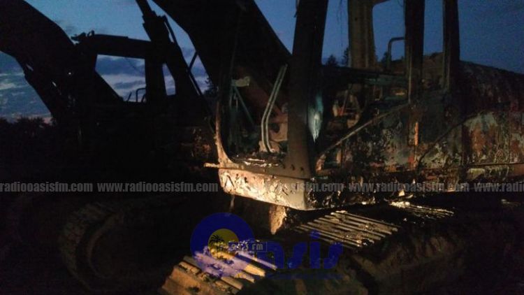 Queman tractores y toman como rehenes a un sereno y a su hijo