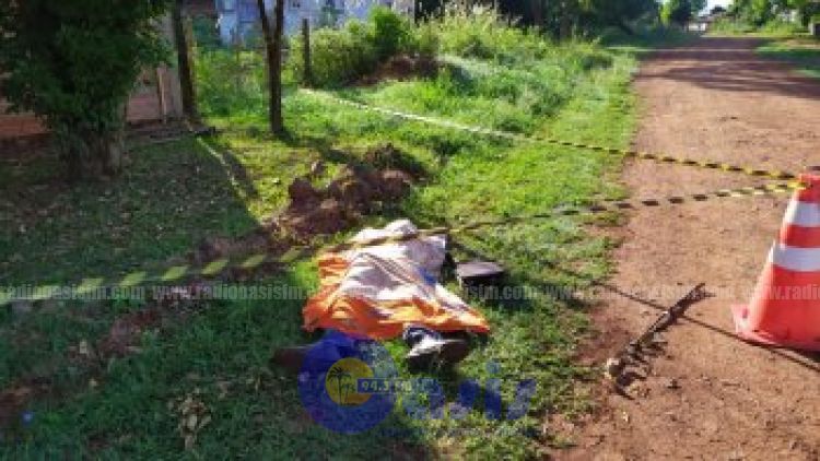 Vecinos encuentran cadáver en una vereda de Encarnación