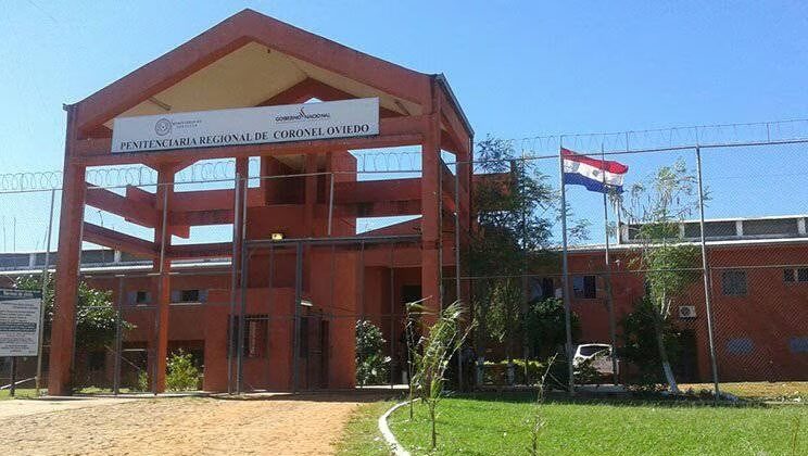 En “visita privada”, encerró a su novia e intentó huir de la cárcel de Coronel Oviedo