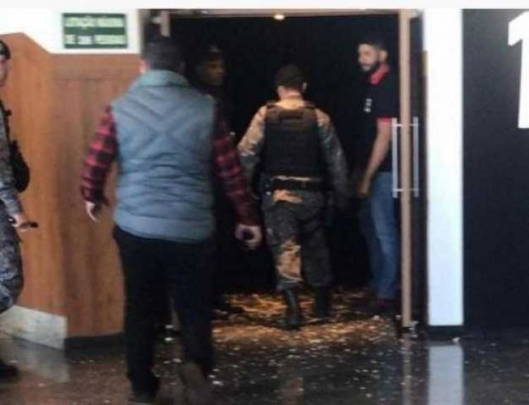 Policía Militar asesina a un hombre en sala de cine en Dourados