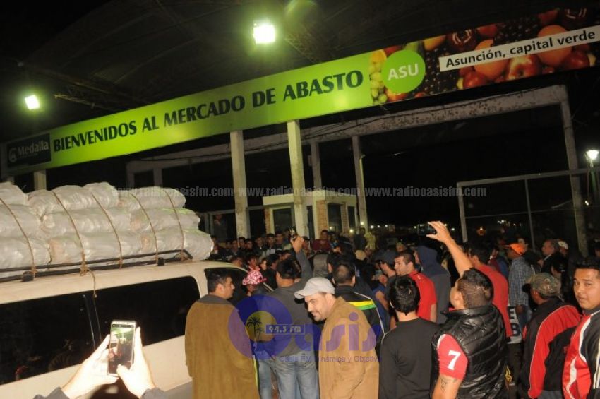 Enfrentamiento entre productores y comerciantes en el Mercado de Abasto