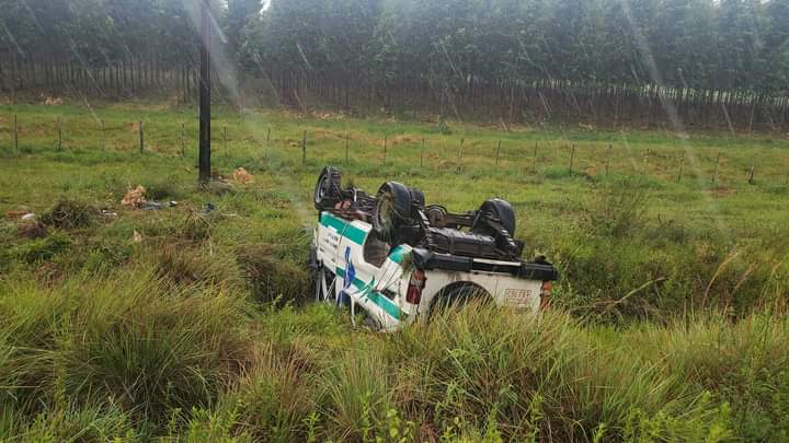 Bebé fallece tras vuelco de ambulancia en Caazapá