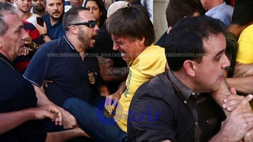 Apuñalaron a Jair Bolsonaro, candidato presidencial de Brasil