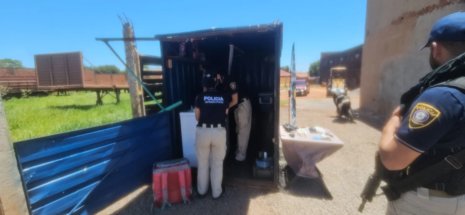Hallan fusil y cocaína en local de comidas que vendía drogas “en códigos” a sus clientes en Pedro Juan