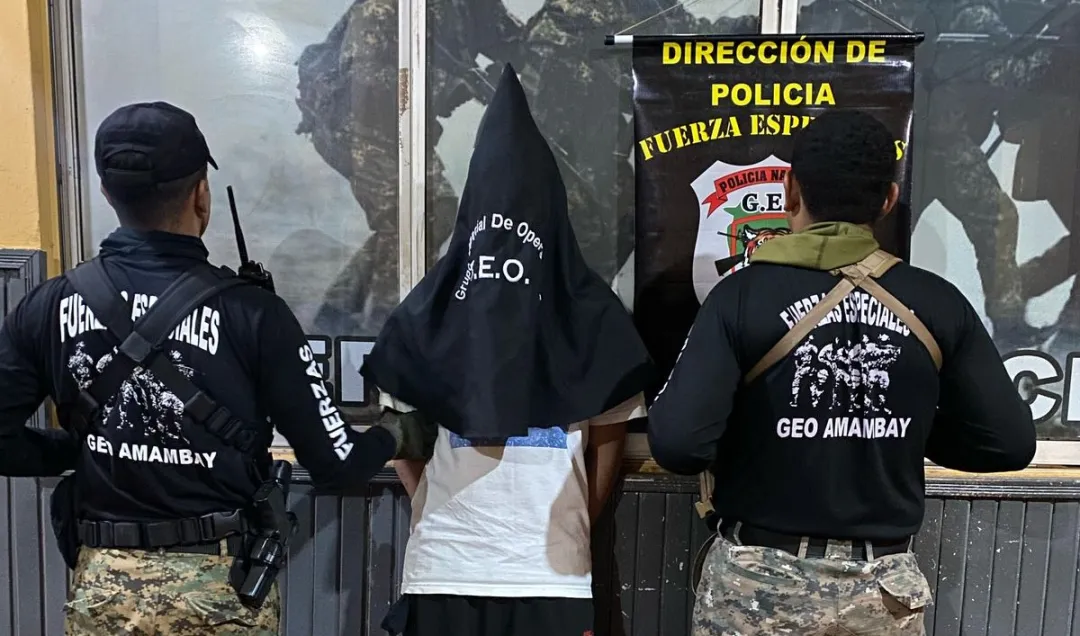 Tras persecución, joven de 22 años es detenido por la Policía