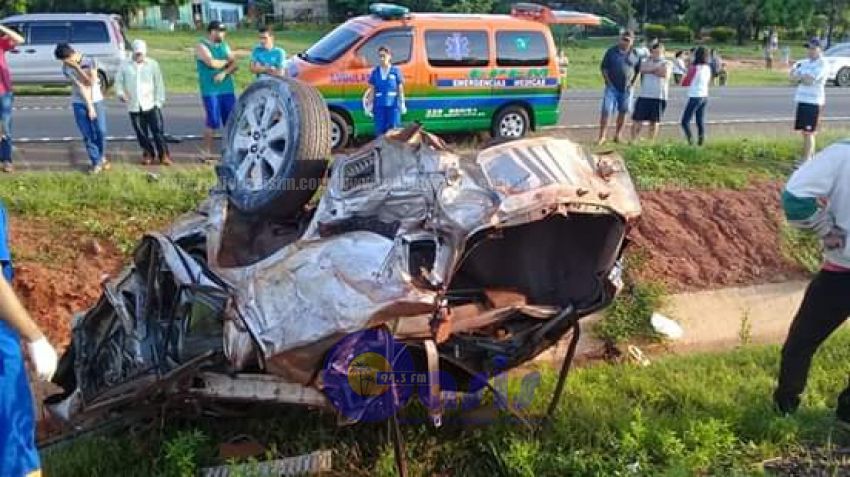 JÓVENES CAAGUACEÑOS PIERDEN LA VIDA EN  TERRIBLE  ACCIDENTE.
