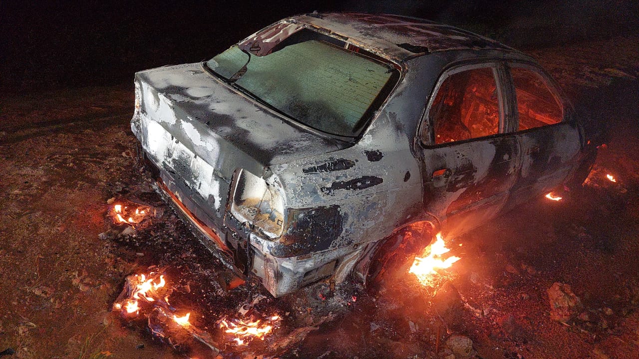 Queman vehículo en Zanja pyta. No descartan que esté involucrado en hecho de sicariato