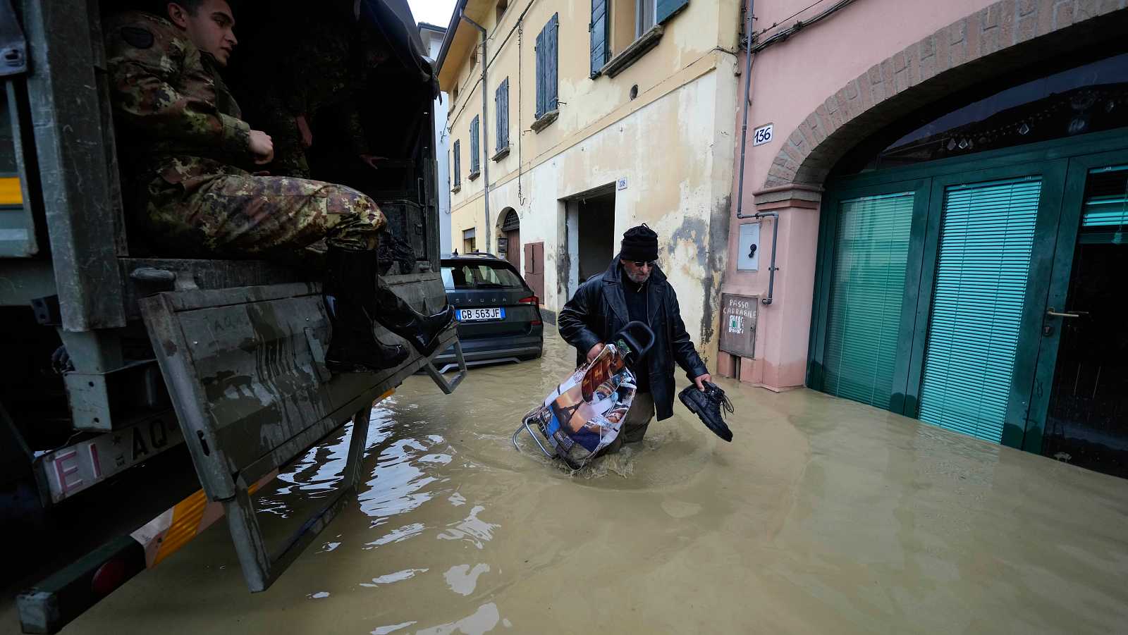 Inundaciones en Italia dejan 9 muertos, 20.000 evacuados y destrozos