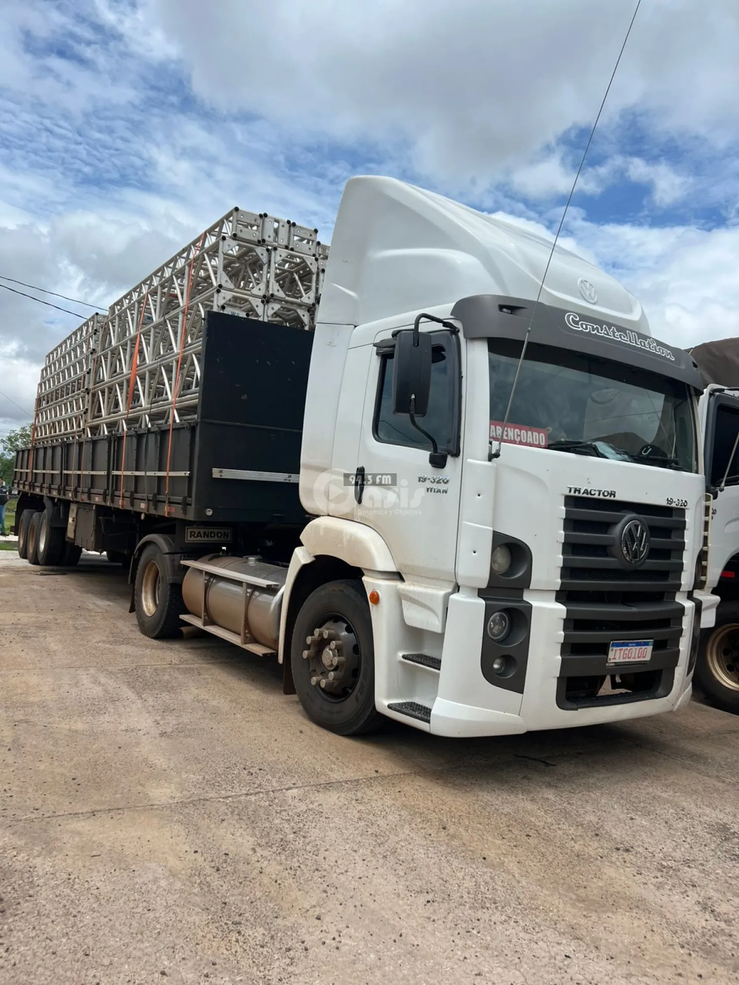 Aprehenden a dos brasileños e incautan camiones con estructuras metálicas 