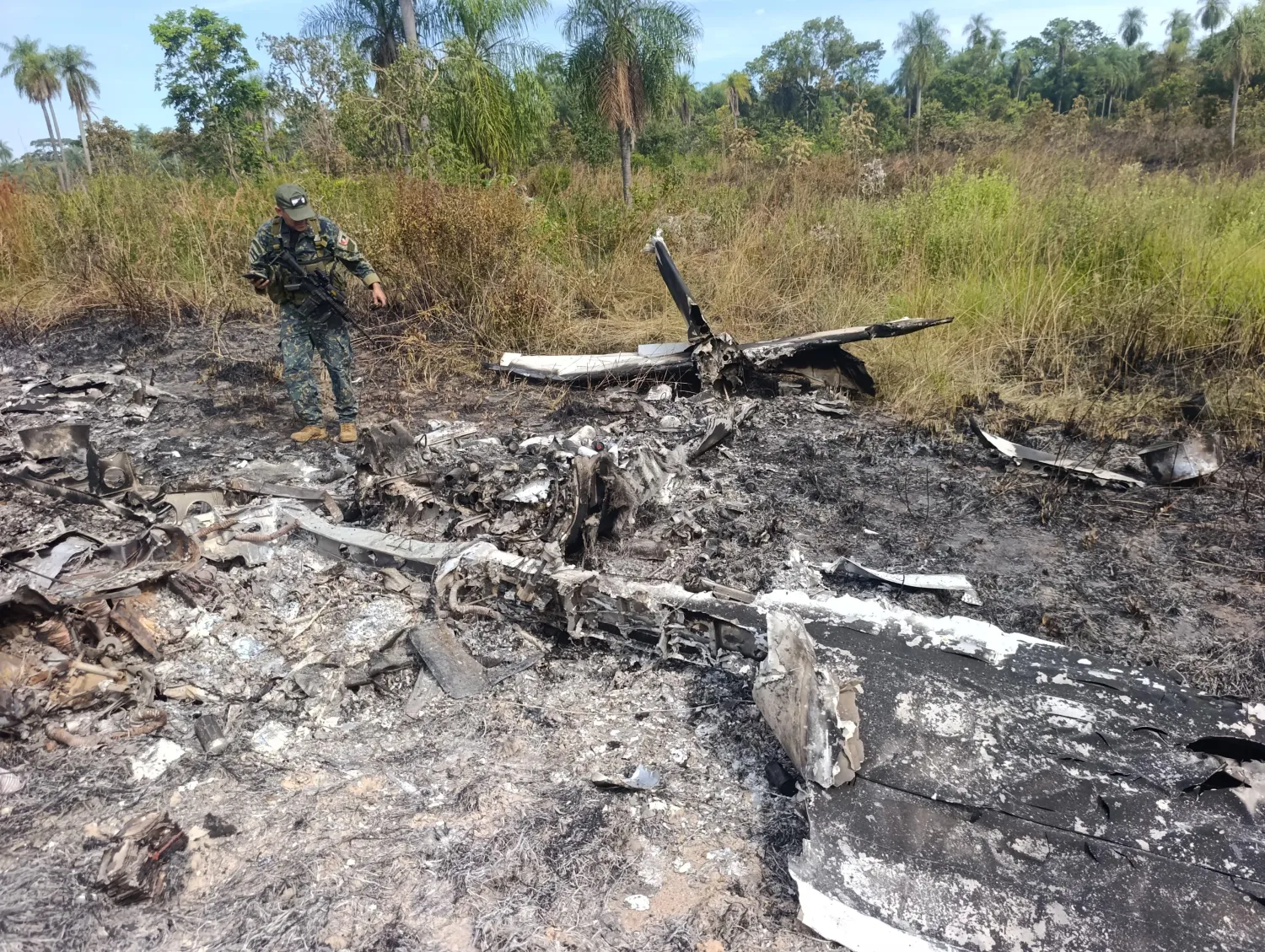 Avioneta boliviana incinerada es hallada en zona rural de Concepción tras alerta aérea
