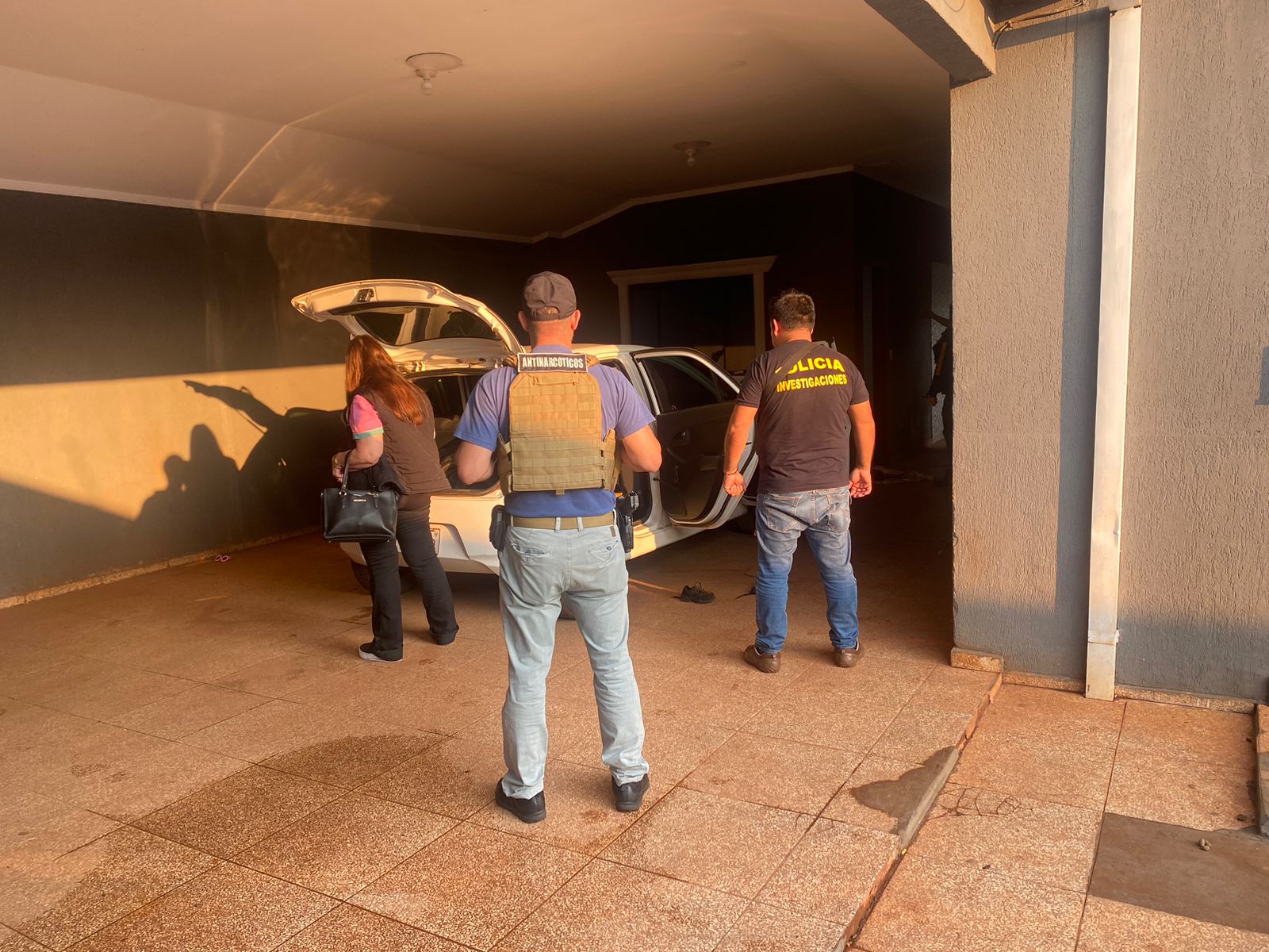 Allanamiento deja como saldo incautación de vehículo y otras evidencias 