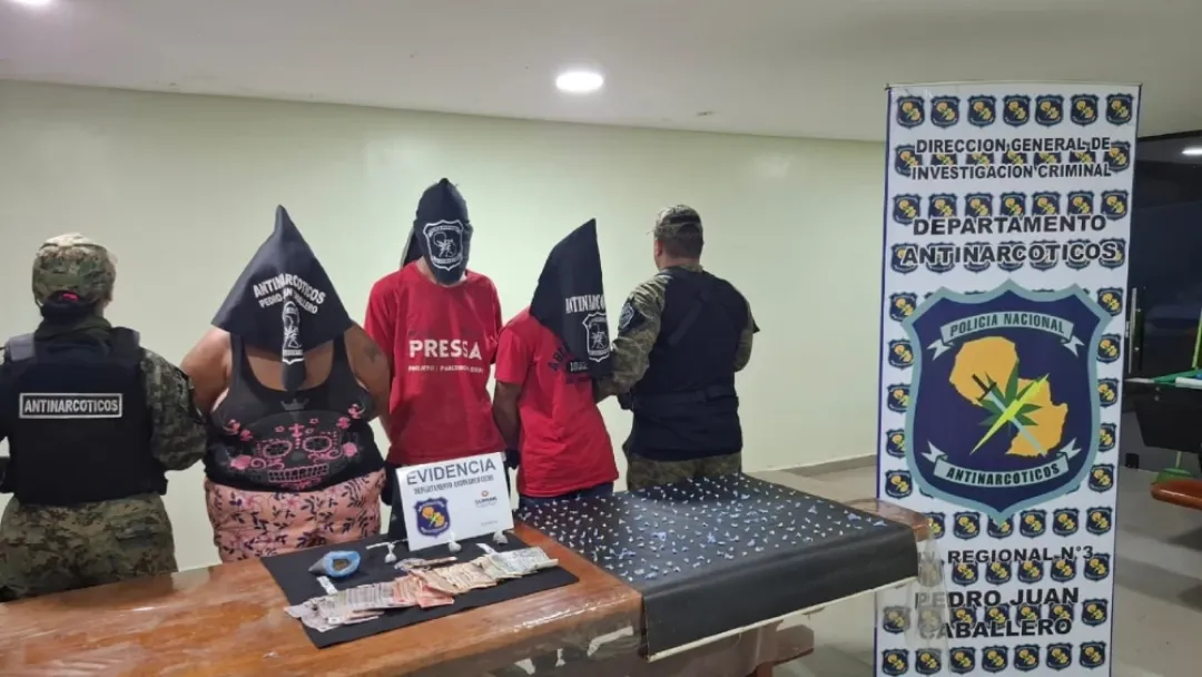 Tres personas fueron detenidas en boca de fumo