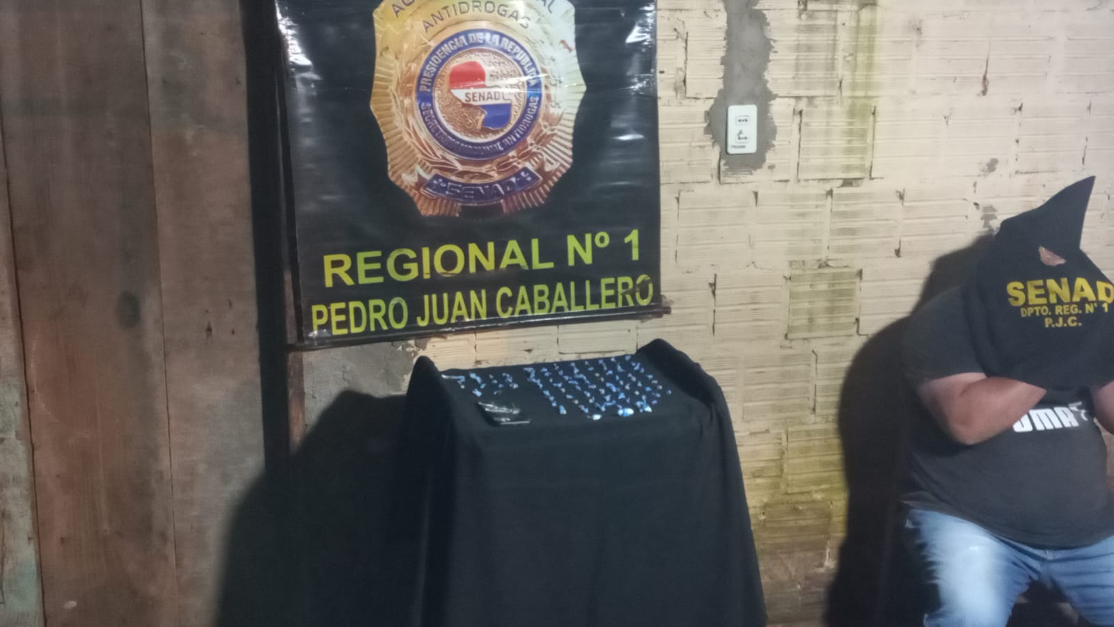 Comitiva fiscal policial allanó boca de fumo en el barrio Gral. Genes