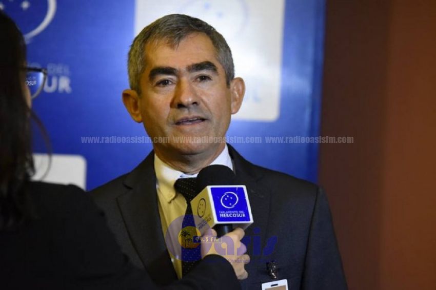Presidente del Parlasur critica las declaraciones de Neri Olmedo