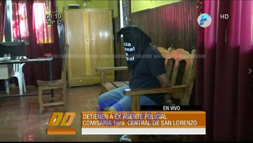 Cae en un procedimiento ex policía que escondía droga en el pantalón
