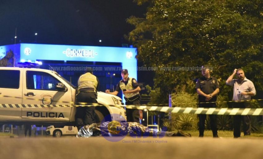 Lo atropellan frente a su esposa