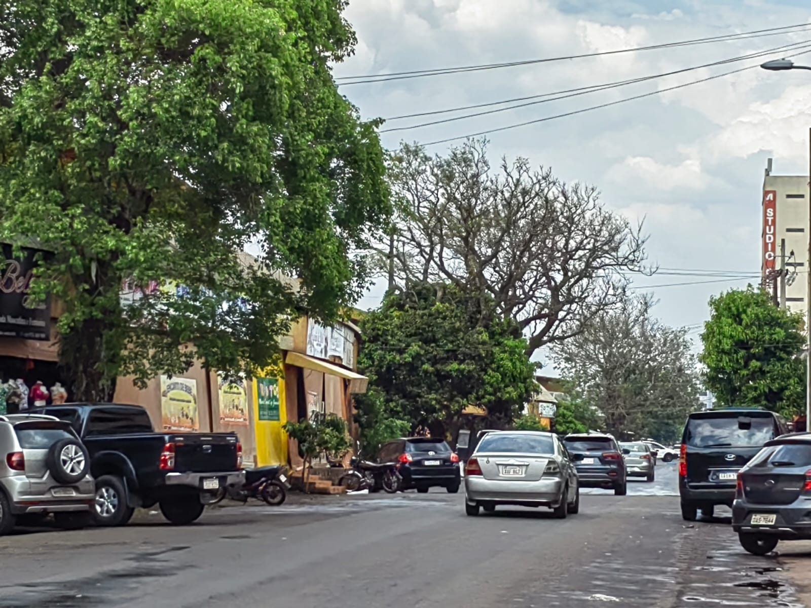 Viernes con ambiente caluroso y lluvias dispersas