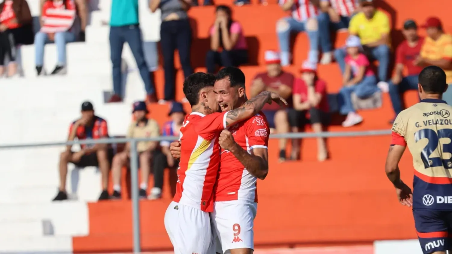 El Rojo mallorquino revive su sueño de quedarse en Primera