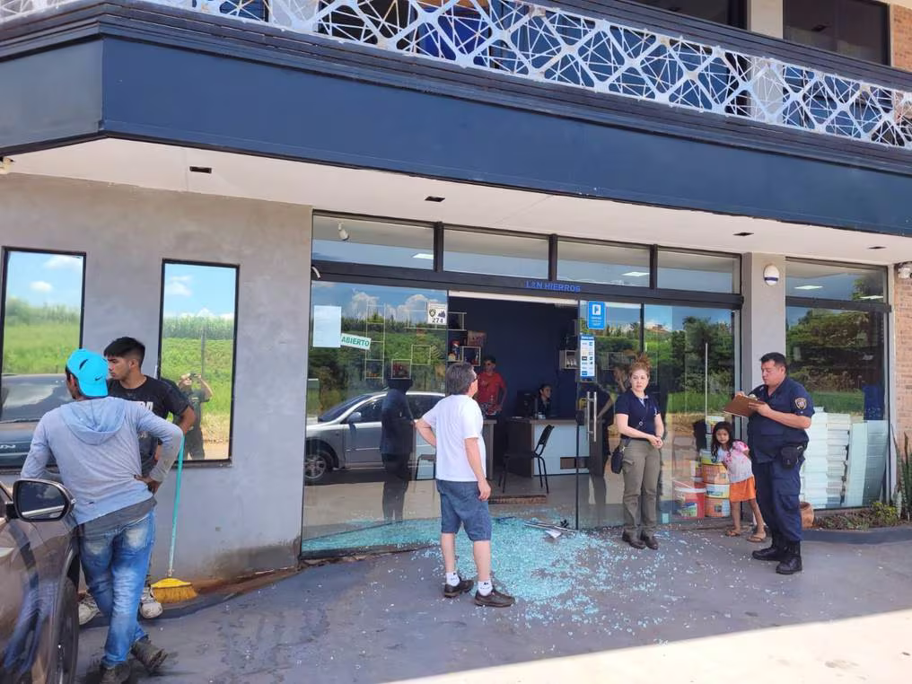 Ladrones se alzan con G. 20 millones tras asaltar local de venta de hierros en CDE