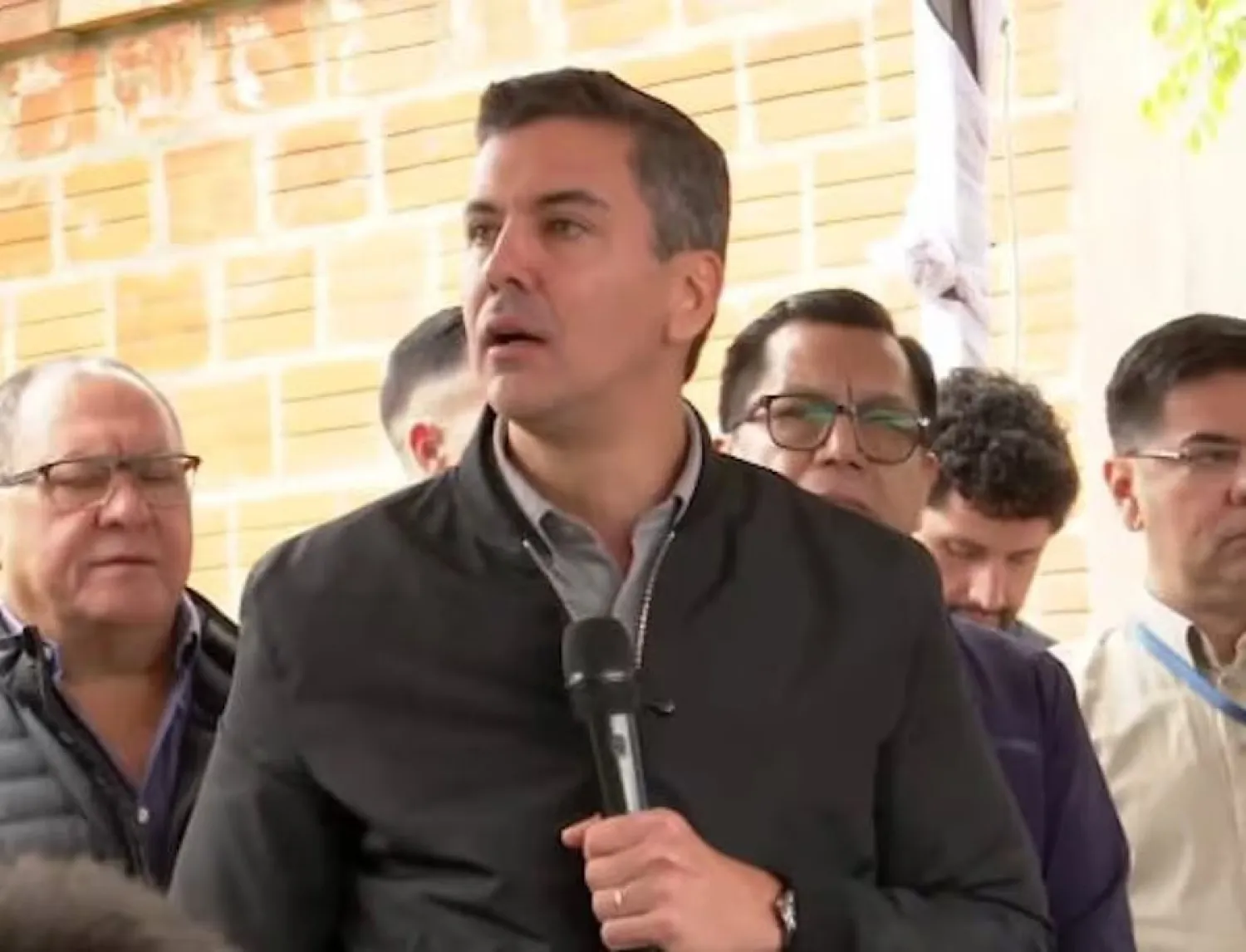 El presidente defiende sus políticas sociales y acusa a sectores de poder de intentar condicionarlo