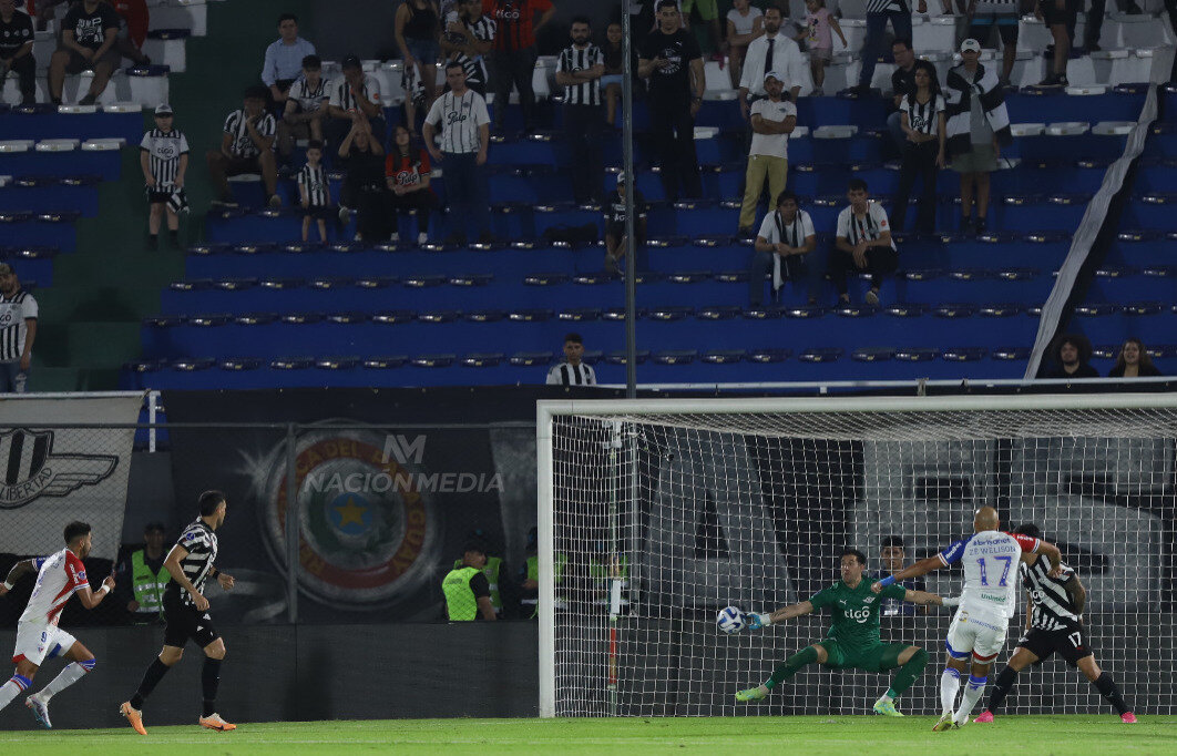 Libertad tropieza en casa y tendrá que jugarse la vida en Brasil ante Fortaleza