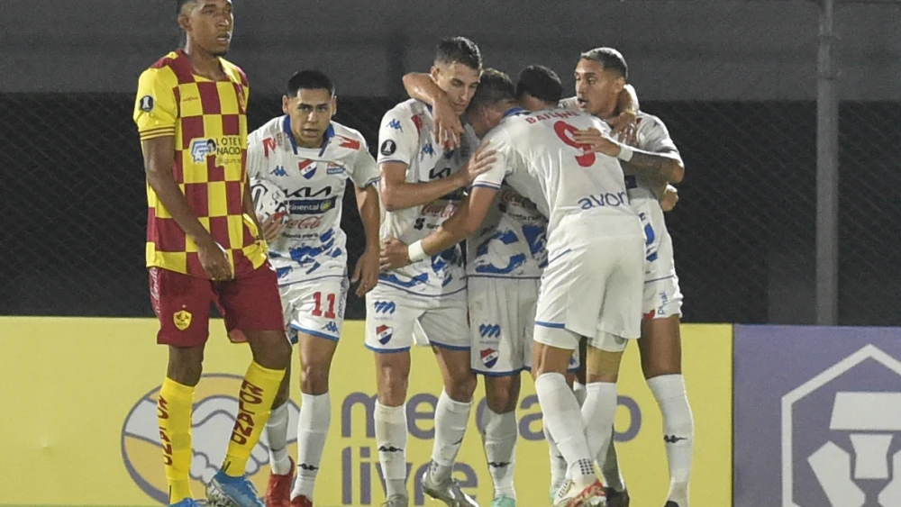 Nacional golea y se anota en la siguiente fase