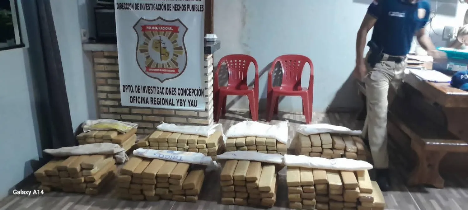 Incautan camioneta cargada con marihuana prensada tras persecución en Yby Ya’u