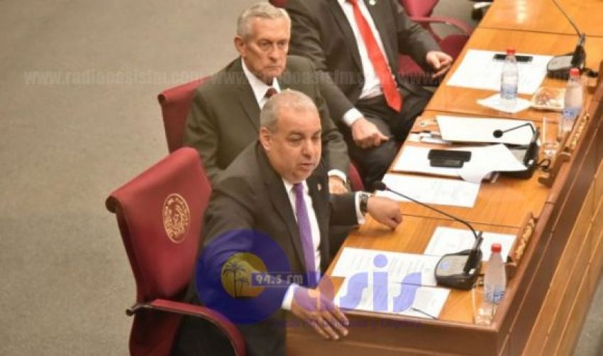 Senado acepta renuncia de Oviedo Matto y evita su expulsión