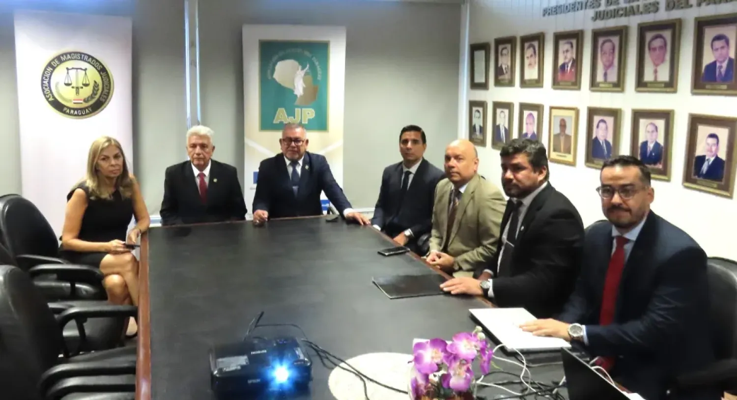 Gremios judiciales piden reunión con Economía y anuncian paro escalonado