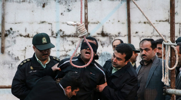 Ejecutan a tres hombres en Irán por narcotráfico